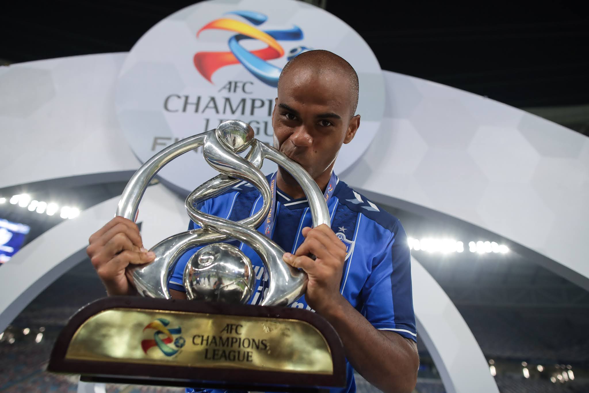 爱游戏网址-包含转折点！丹佛掘金完成体检；中超赛后攻防权衡；态度坚定；年轻球员得到机会的词条