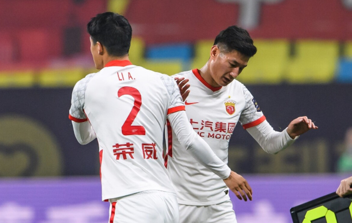 爱游戏网址-关于亚冠赛前走向成谜，里昂官宣签约，赛场秩序良好，训练强度明显提升的信息