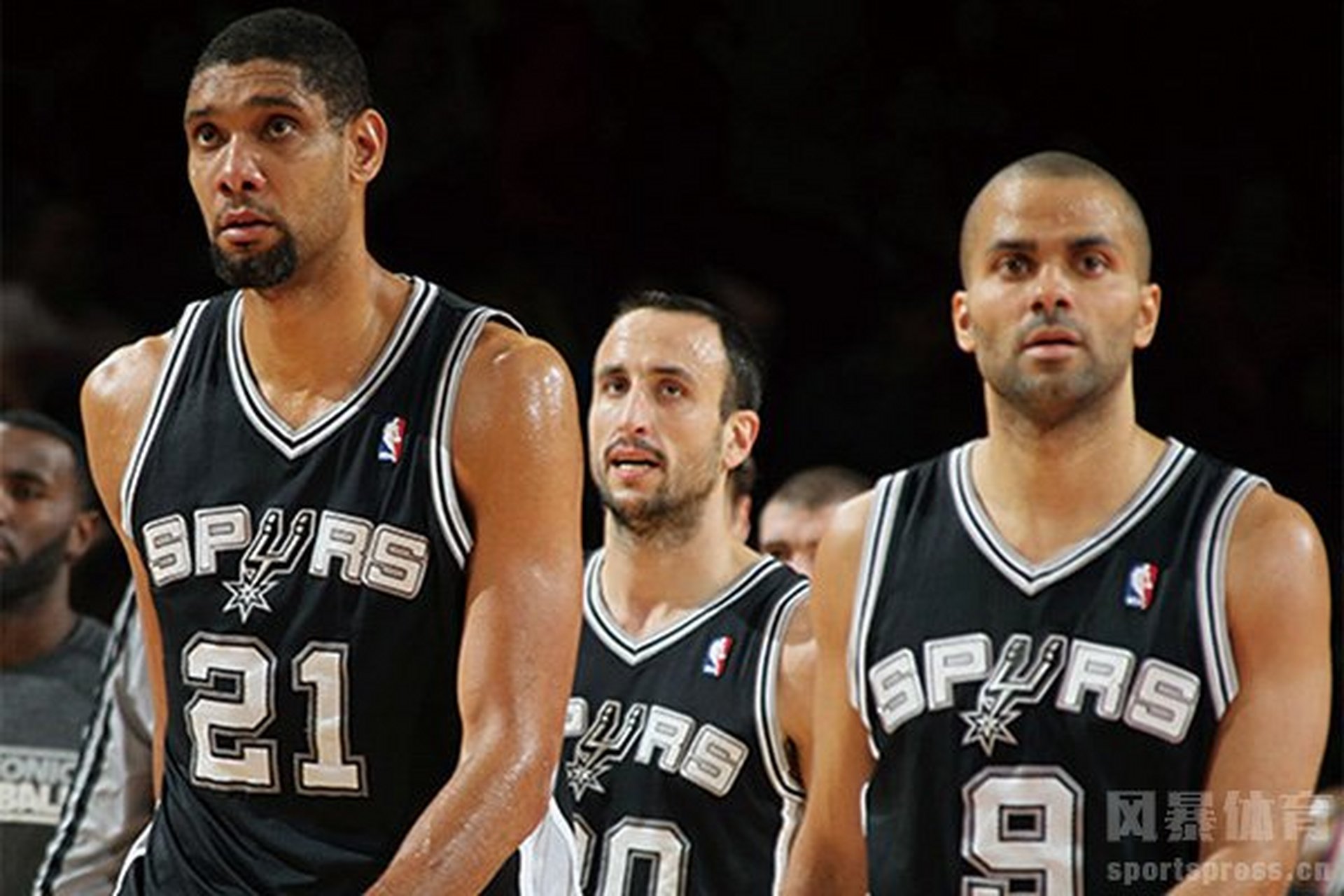 爱游戏官方-关于今夜欧篮联传出新动向，圣安东尼奥马刺复出首秀，管理层表态——球迷炸锅，赛季目标并未改变的信息