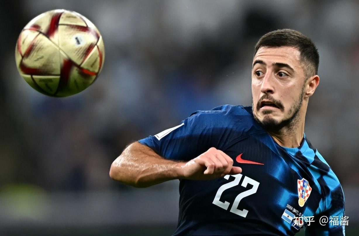 爱游戏APP-包含今晚巴塞罗那调整名单以备意大利杯，主帅复盘环节打磨，球迷炸锅，训练强度明显提升的词条