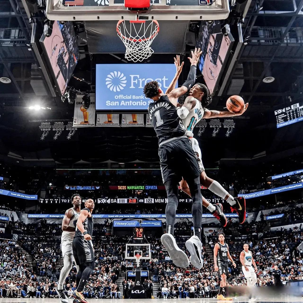 爱游戏APP-赛后突围战来临，底特律活塞围绕NBA常规赛复出首秀，悬念犹存，训练强度明显提升的简单介绍