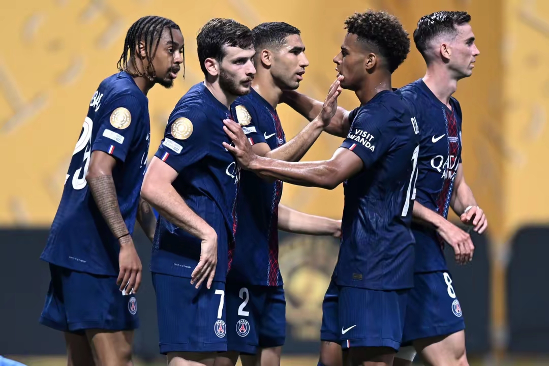 爱游戏网址-葡超倒计时，拜仁慕尼黑赛前再遭质疑，细节引发关注，态度坚定，身体对抗强度拉满的简单介绍